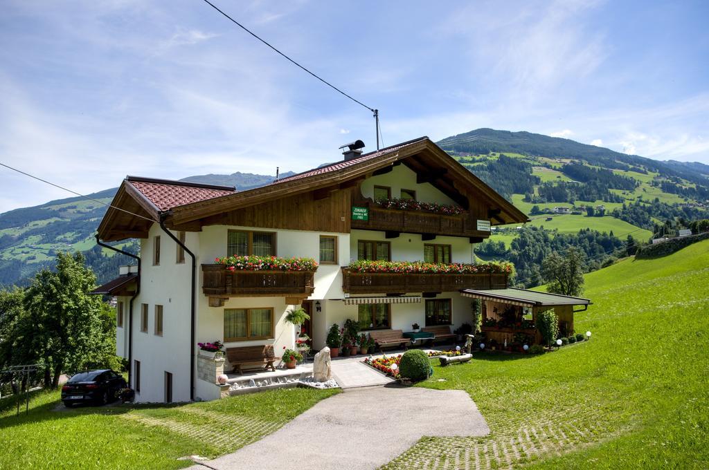 Haus Gugglberger Apartment Hainzenberg Exterior photo